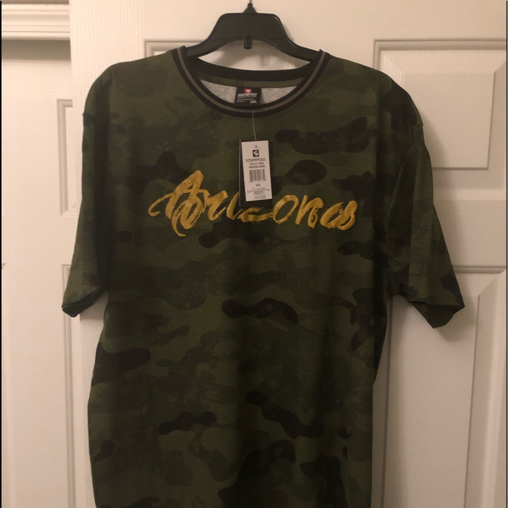 MENS CAMO TOP ::  XL. SIZE